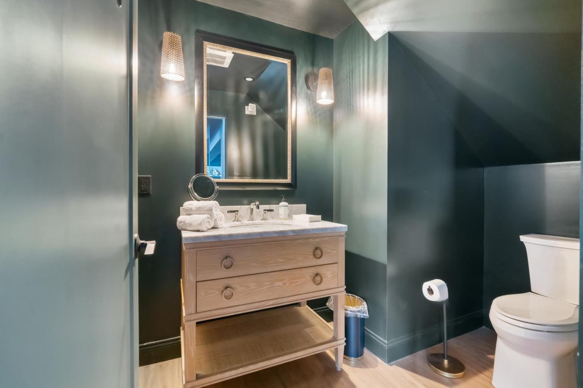 Inn At Mount Snow West Dover Bagian luar foto